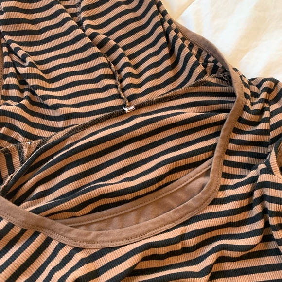 Y2k Striped Brown Small Hooded T-Shirt AliExpress - Picture 6 of 6